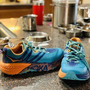 HOKA ONE ONE Speedgoat 3, size 6.5